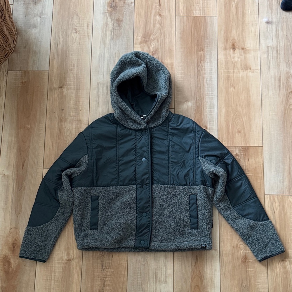 Tentree Sherpa Fleece Jacket size XS LIKE NEW